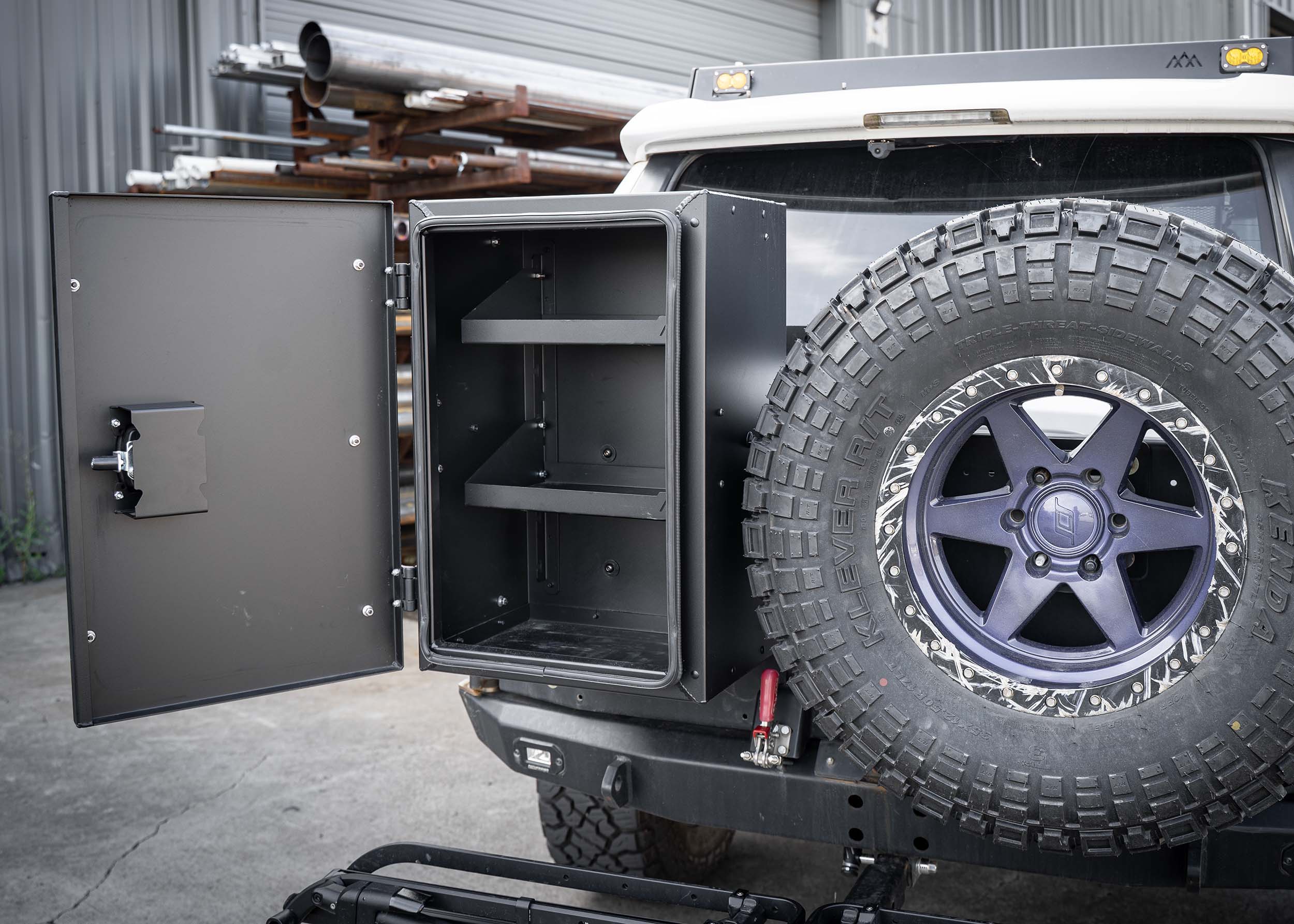 Universal Adventure Storage Box (19x28x15)